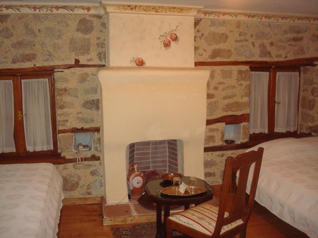 Oikia Alexandrou Traditional Inn Арнайа Екстериор снимка